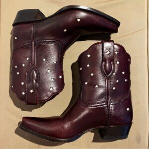 Ranch Road Boots Presido Women's Star-Studded Leather Ankle Boots - Burgundy